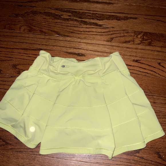 Lululemon Athletica Lime Green Skort - Picture 3 of 7